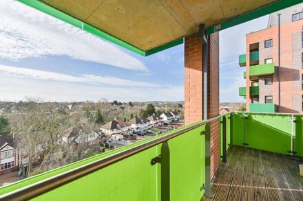 Modern 2-Bed Apartment by Wembley Park station