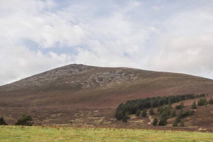 MEIKLE CONVAL, family friendly, character holiday cottage in Dufftown