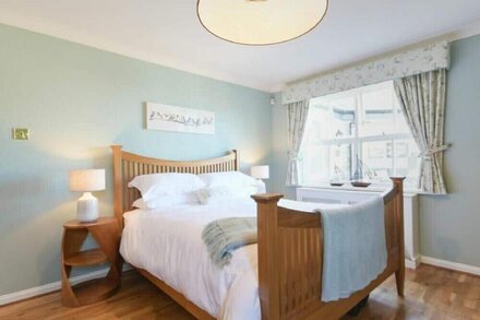 THE WYND, family friendly, country holiday cottage in Bamburgh