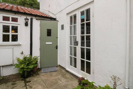 THE NOOK, pet friendly, character holiday cottage in Whitby