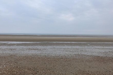 Spacious caravan camber sands  seaside fun