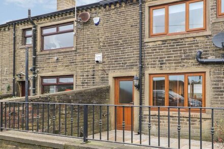 RAMBLERS COTTAGE, pet friendly in Thornton, West Yorkshire