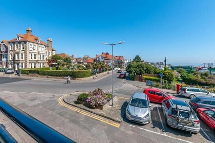 4 bedroom accommodation in Broadstairs