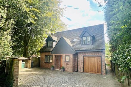 Cosy, 3 bedroom house in rural Derbyshire