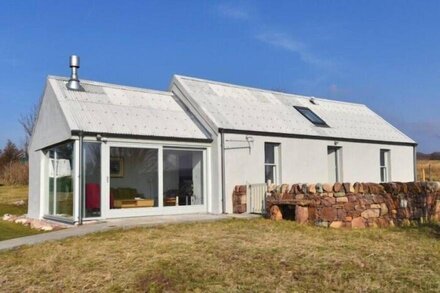 TAIGH GLAS, romantic, luxury holiday cottage in Gairloch