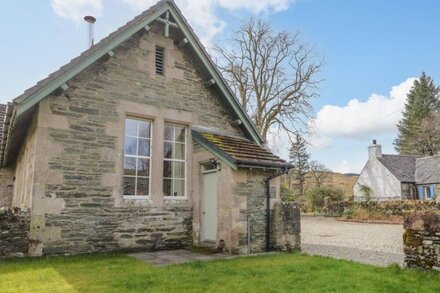 THE SCHOOL ROOM, character holiday cottage in Kilmartin