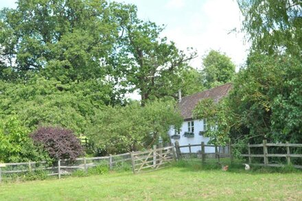 ***** Willow Cottage ***** Child Friendly Holidays.  DISCOUNTS available -call!