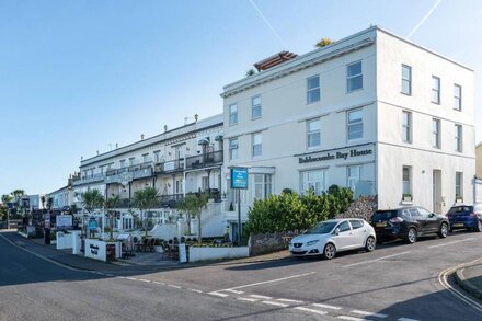 2 bedroom accommodation in Torquay