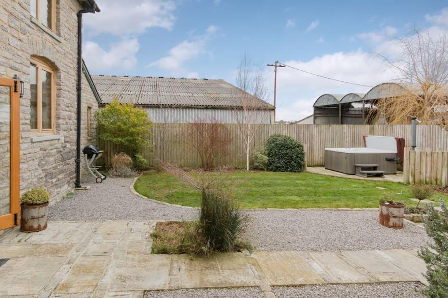 2 bedroom accommodation in West Pennard, near Glastonbury