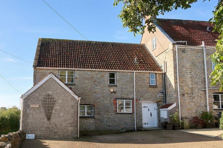 2 bedroom accommodation in Weare, near Axbridge