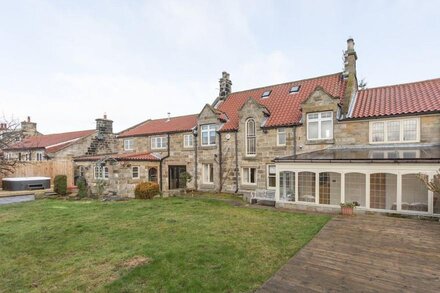 5 bedroom accommodation in Hinderwell, near Whitby