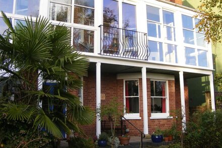 Lovely Apartment above Hastings Old Town