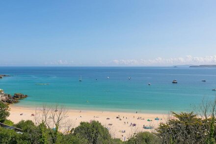 STARGAZY, family friendly, character holiday cottage in St Ives