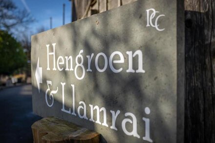 Pendragon Cottage Llamrai  Lounge/Diner Sleeps 4