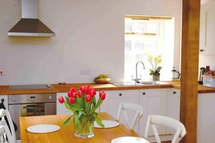 Rubens Barn -  a cottage that sleeps 4 guests  in 2 bedrooms