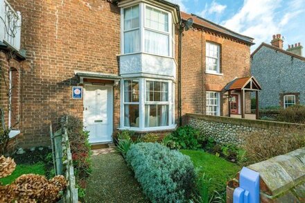 Augusta - cosy cottage near Sheringham town centre