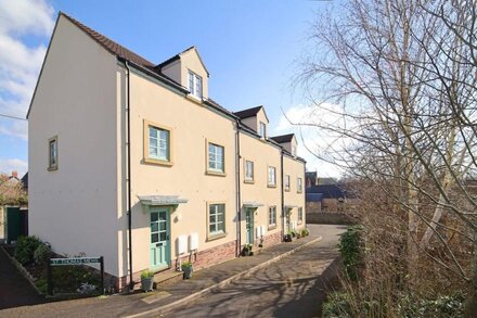 Townhouse with Views of Wells Cathedral