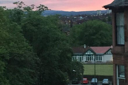 Elegant Victorian Apartment With Amazing Views In Glasgow's West End