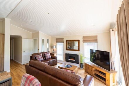 WANSFELL RETREAT LODGE, pet friendly in Windermere