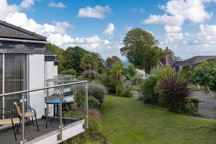 25 Coedrath Park - Sea Views from Balcony, Short Walk to Beach,  Parking