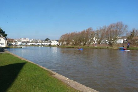 Coach House - Holiday Cottage on banks of Bude Canal and close to Beach