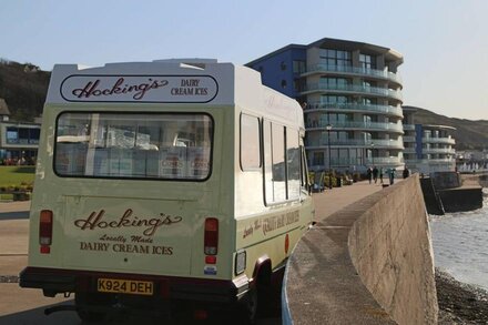 “Penthouse 60” is a Luxury Apartment with Amazing Sea Views in Westward Ho!