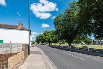 Traditional Richmond Home by Twickenham Green