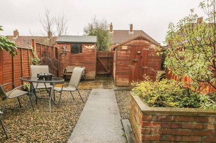 HELREDALE RETREAT WHITBY, pet friendly, with a garden in Whitby