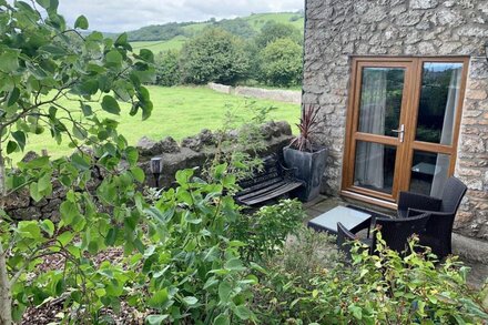 The Stables, Lovely Country Apartment in a Converted Barn