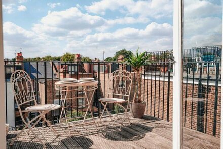 Large West Hampstead Two-Bedroom Apt with Balcony