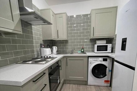 Newly renovated 2022 Apartment Sleeps 3 in Leeds