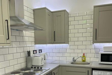 Newly renovated 2022 Apartment Sleeps 4 in Leeds