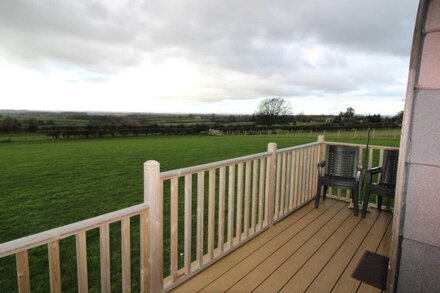 Criffel Pod, Hayton near Hadrian's Wall, pet friendly and hot tub