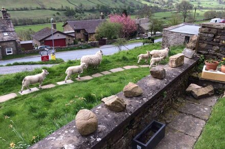 A fantastic cottage, w/ free wifi, secure bike storage, stunning views & a stones throw from the pub