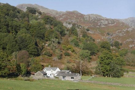 Grasmere Cottage with Stunnng Views by LetMeStay