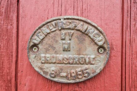 THE OLD LMS GOODS VAN, pet friendly, with a garden in Monmouth