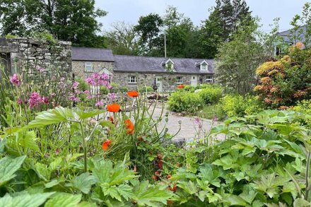 Two Floors Stone Cottage -The Hobble