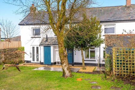 Court Cottage - Pet-friendly cottage in Devon