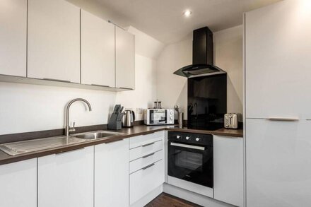 Contemporary 2 Bed Riverside Apartment, Rotherham