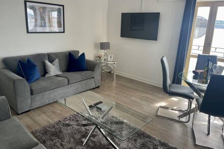 Casa Fresa - City Quay Apartment - Dundee