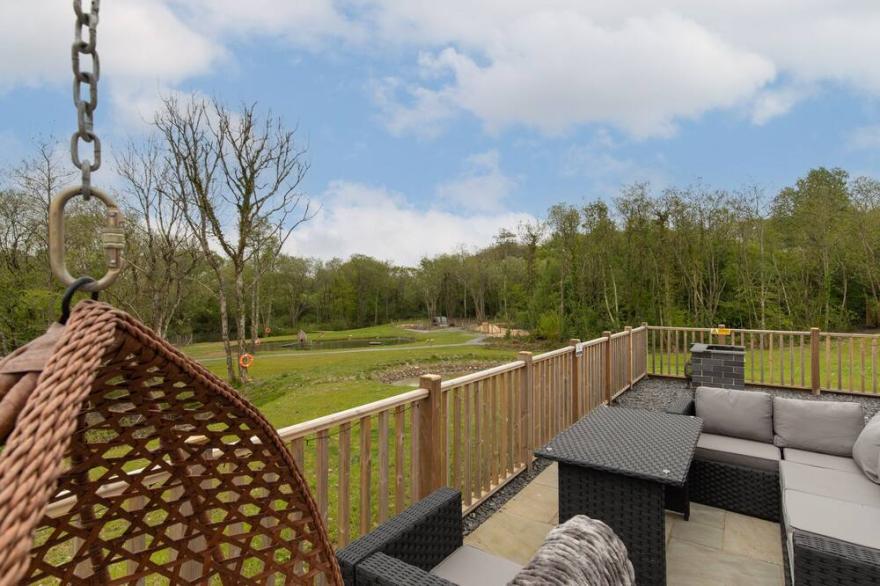 Elm Tree Cottage With Pond View