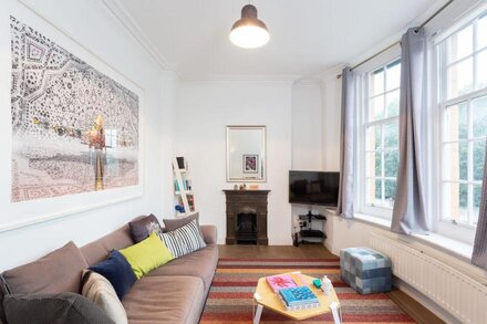 Beautiful Mansion Bloc flat. Walking distance to museums and Parks