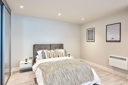 Seven Living Bracknell - Luxurious & Chic Studio Apartments