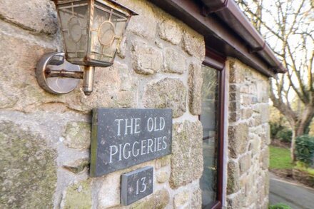 THE OLD PIGGERIES, family friendly, with a garden in Gulval