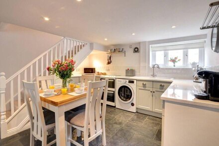 Bowline Cottage - Three Bedroom House, Sleeps 6