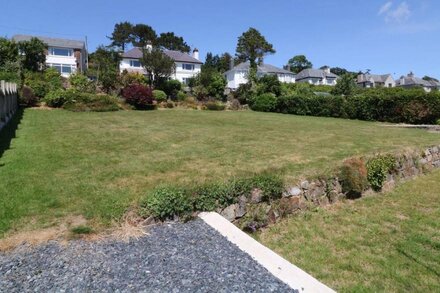 CAE GLAS, family friendly, with a garden in Pwllheli