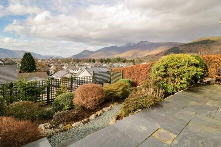 MANESTY VIEW, family friendly, with a garden in Keswick