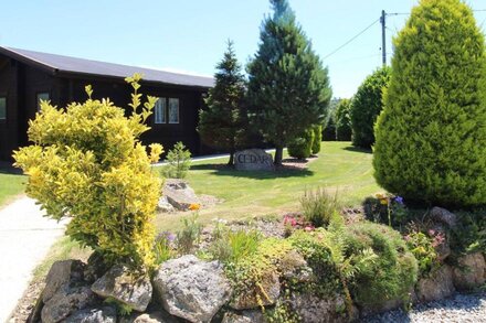 CEDAR LODGE, family friendly, character holiday cottage in Lanivet