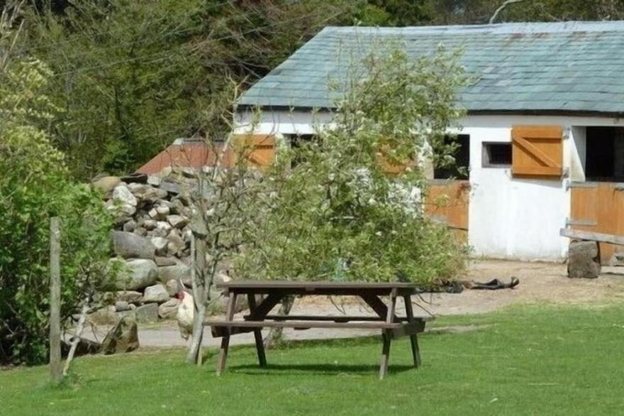 TITHE COTTAGE, family friendly, with a garden in Cockermouth