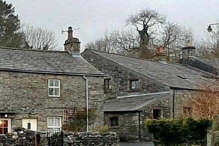 Cosy 2 Bed traditional 200 year old Yorkshire Dales Cottage.